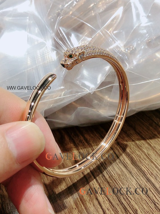Panthere de Cartier Rose Gold bracelet with Diamond Head Panthere de Cartier Rose Gold bracelet with Diamond Head